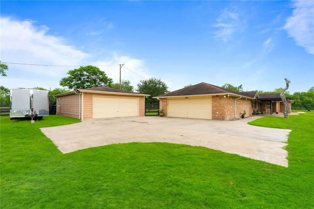 4662 County Road 2221 Odem, TX 78370