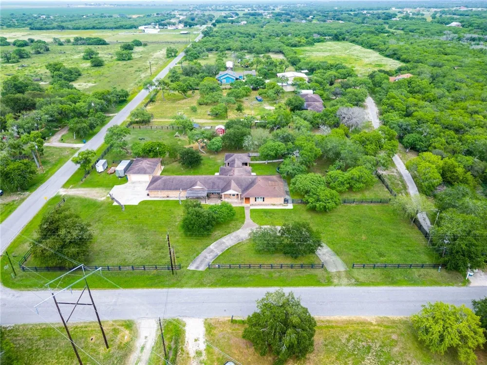 4662 County Road 2221 Odem, TX 78370