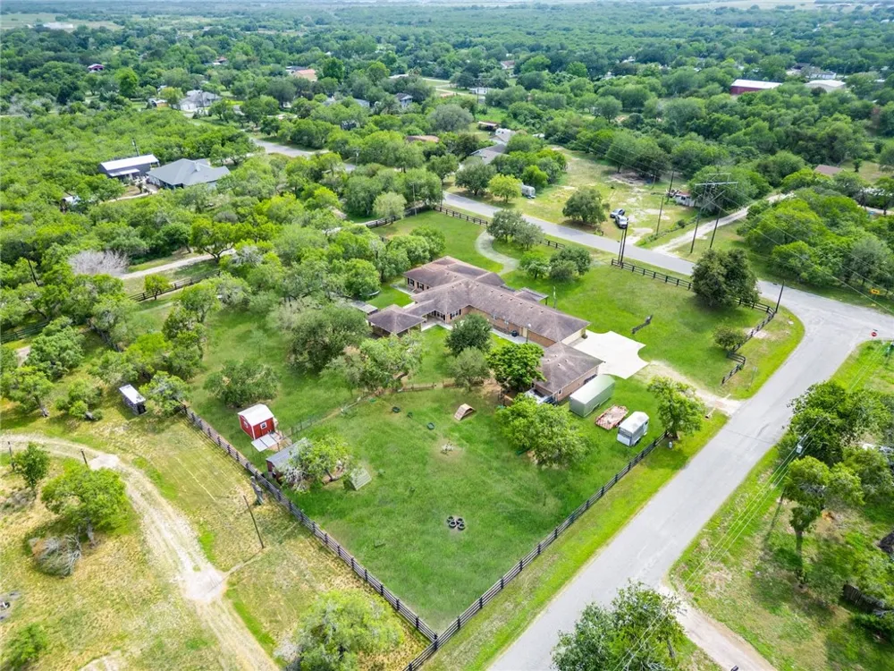 4662 County Road 2221 Odem, TX 78370