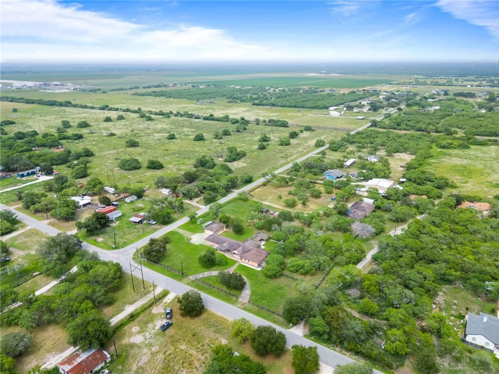 4662 County Road 2221 Odem, TX 78370
