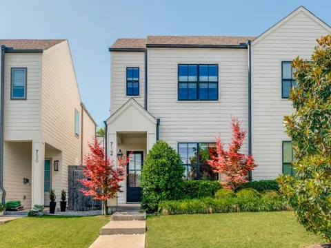 732 W 7th Street