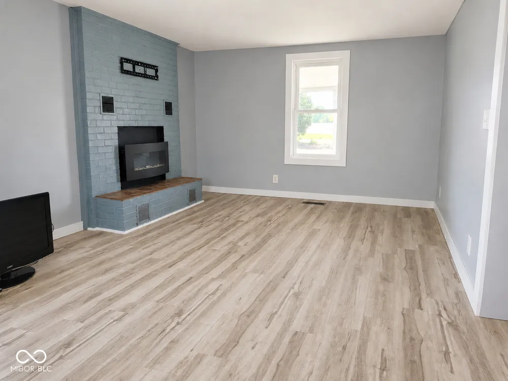 1878 W Lake Hideaway Road Kingman, IN 47952