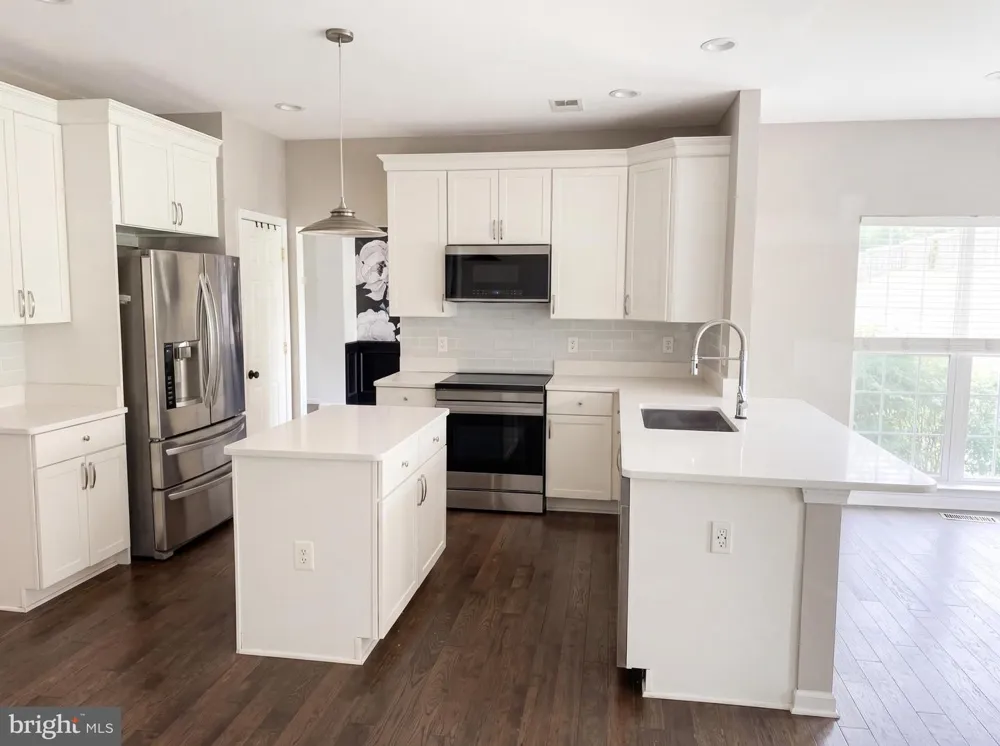 160 ADEN DRIVE Strasburg, VA 22657