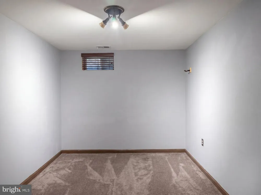160 ADEN DRIVE Strasburg, VA 22657