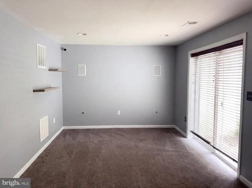 160 ADEN DRIVE Strasburg, VA 22657