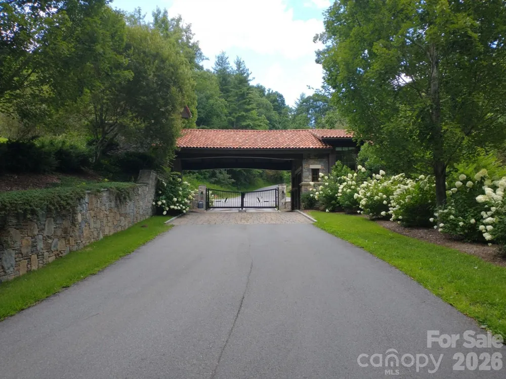 197 Starling Pass Asheville, NC 28804