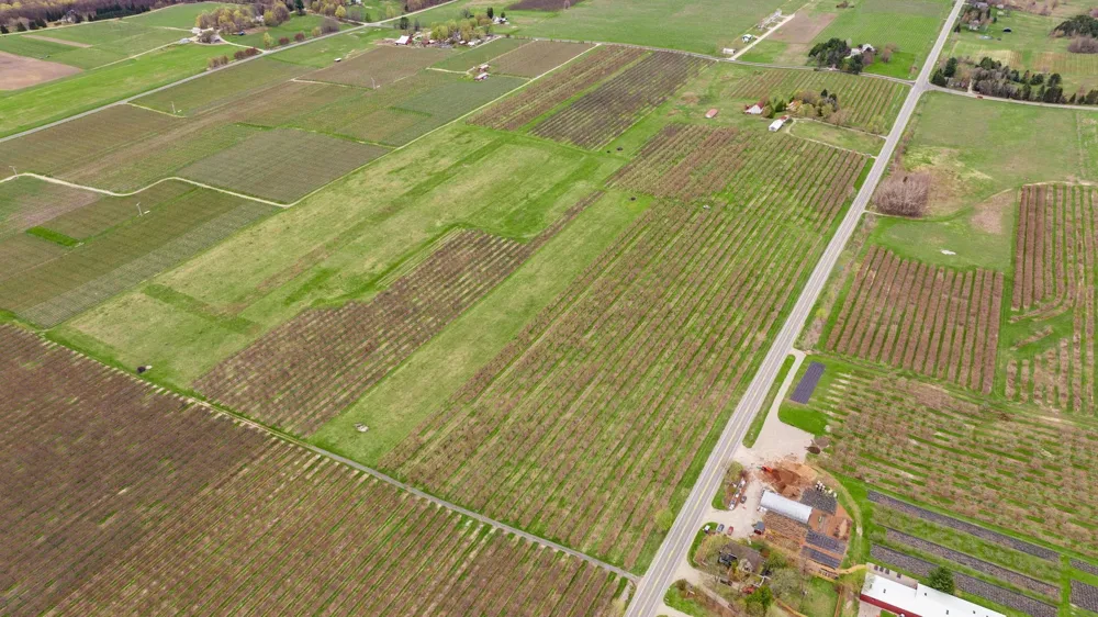 17835 Center Road Peninsula Township, MI 49686