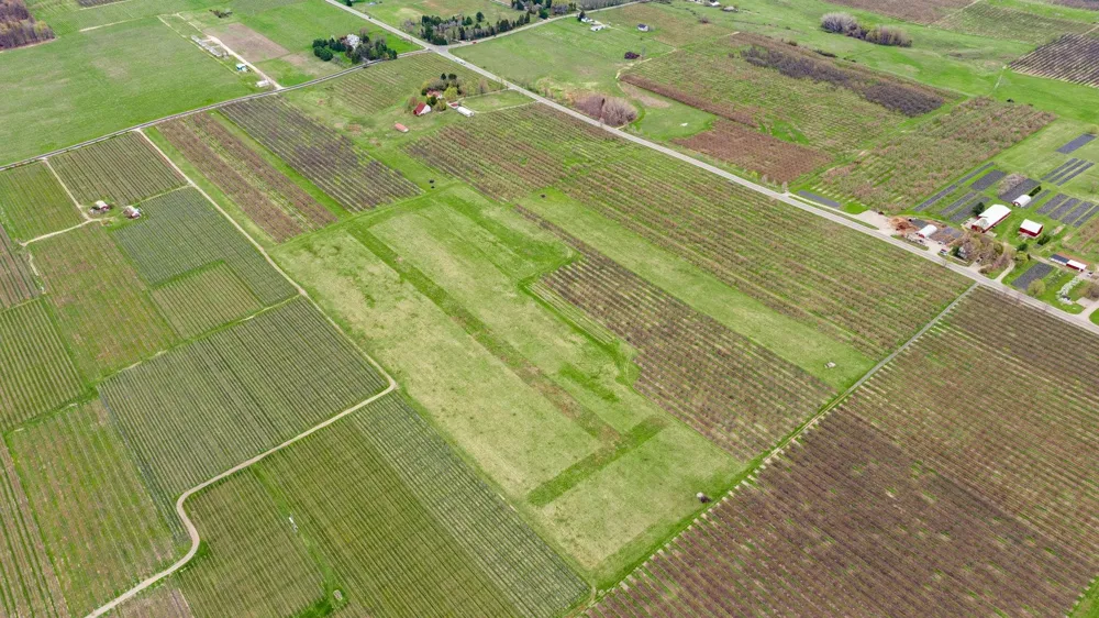 17835 Center Road Peninsula Township, MI 49686
