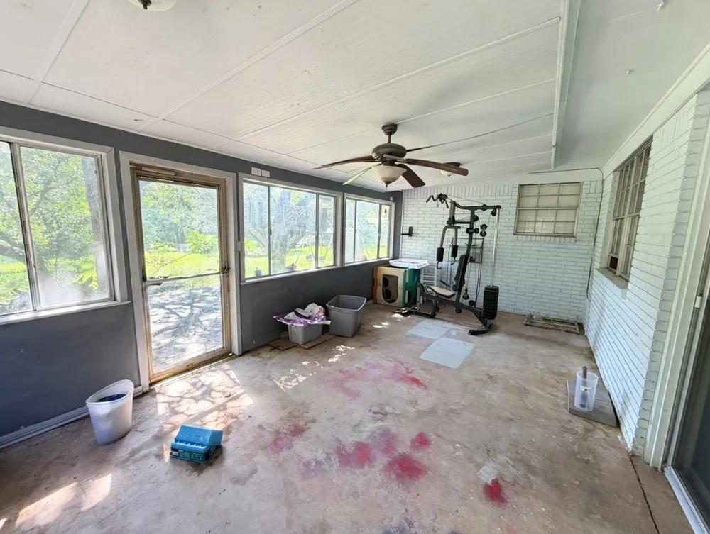 9262 Highway 77 Lexington, TX 78947