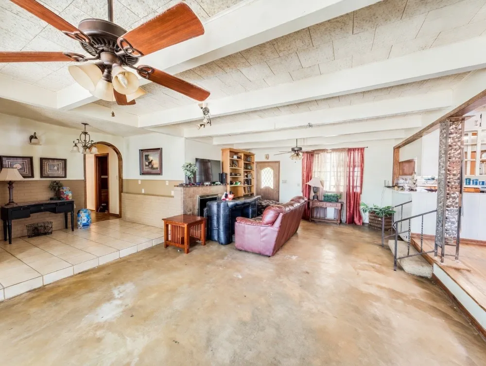 9262 Highway 77 Lexington, TX 78947