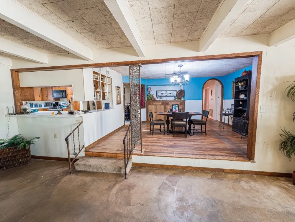 9262 Highway 77 Lexington, TX 78947
