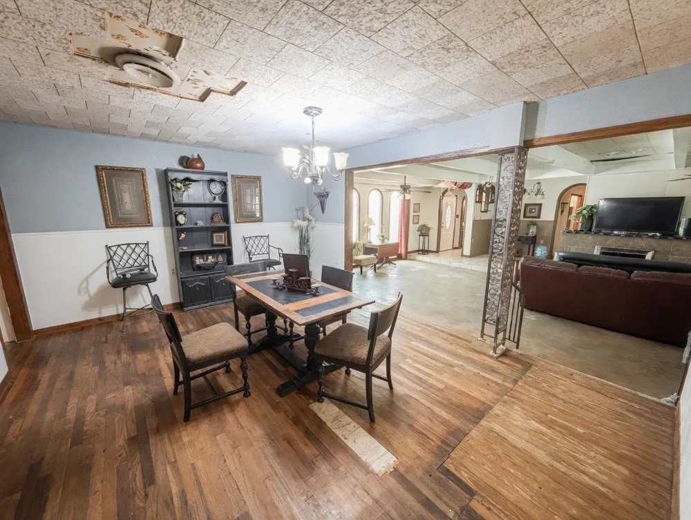 9262 Highway 77 Lexington, TX 78947