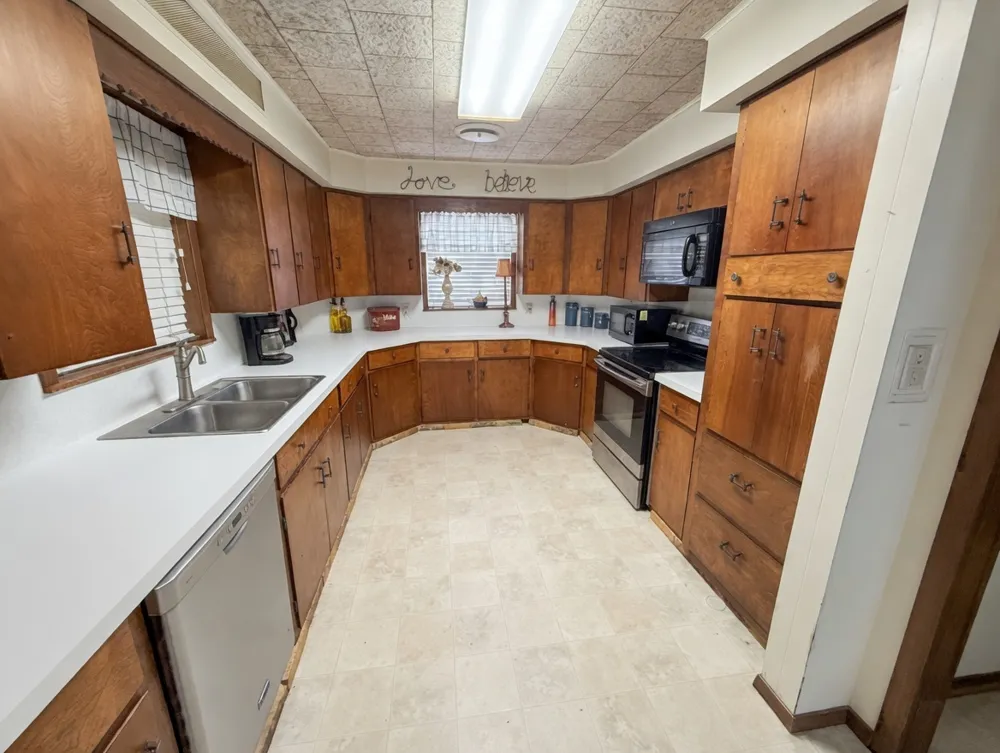 9262 Highway 77 Lexington, TX 78947