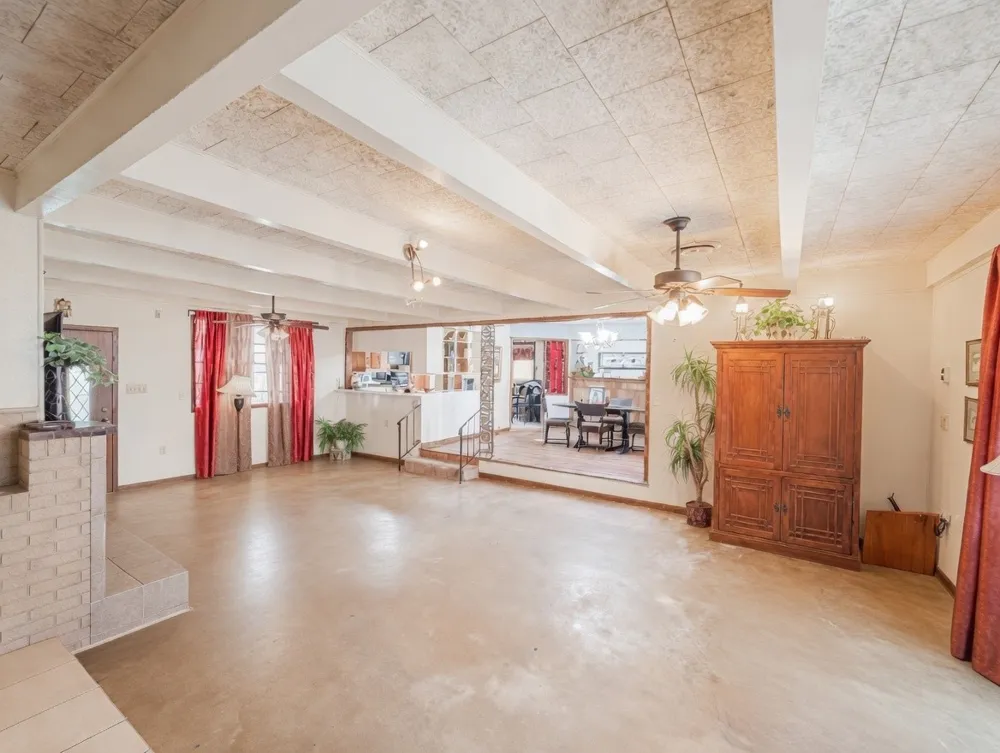 9262 Highway 77 Lexington, TX 78947
