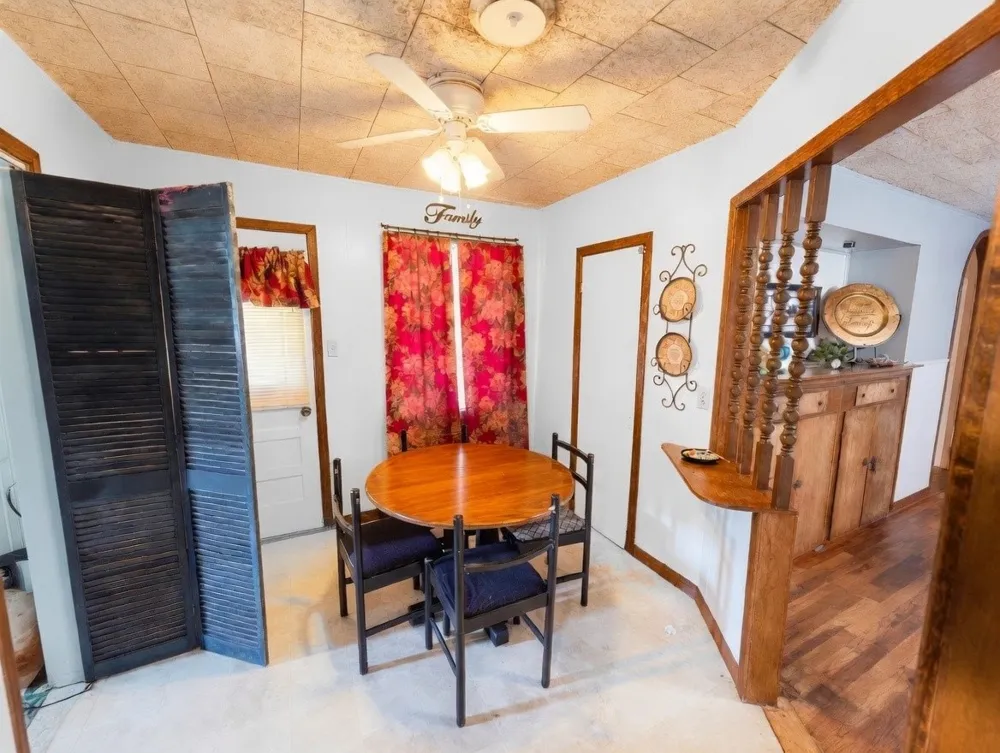 9262 Highway 77 Lexington, TX 78947
