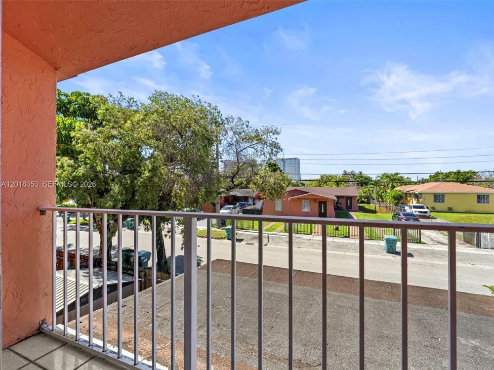 100 SW 110th Ave #142 Sweetwater, FL 33174