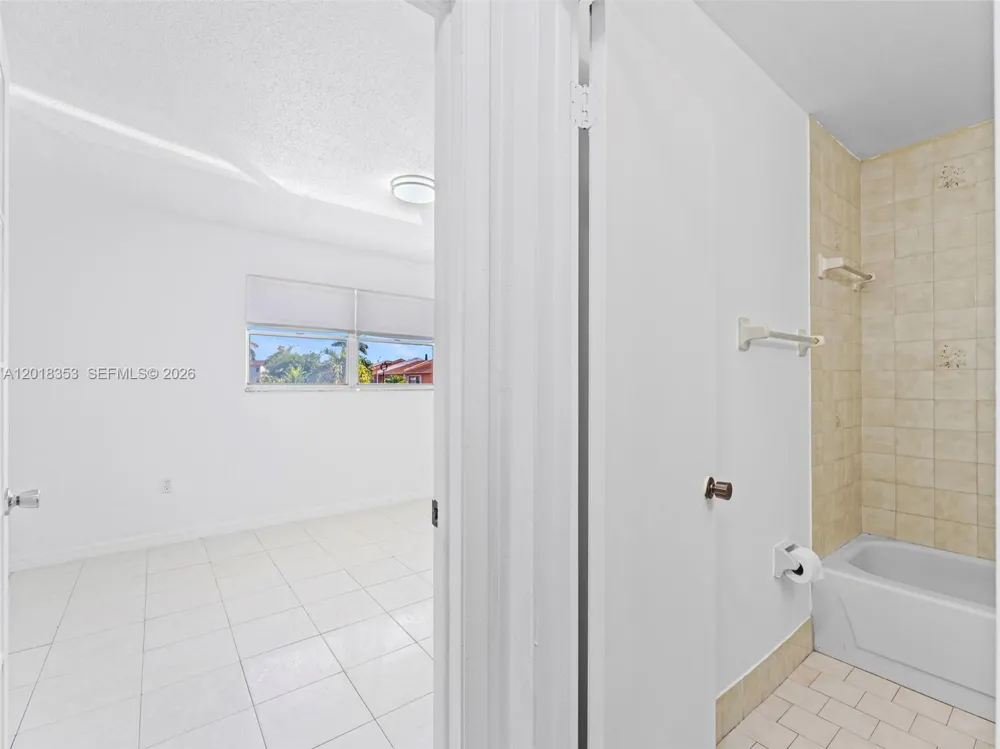 100 SW 110th Ave #142 Sweetwater, FL 33174