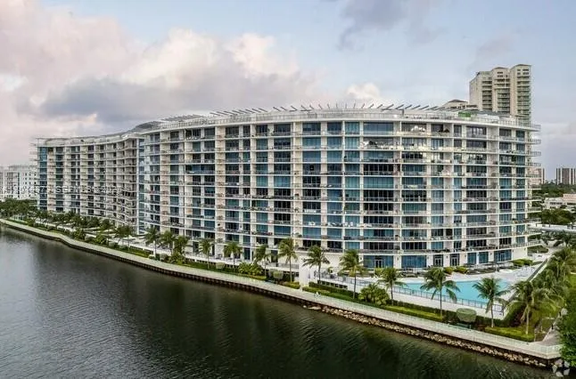 3250 NE 188th St #408 Aventura, FL 33180
