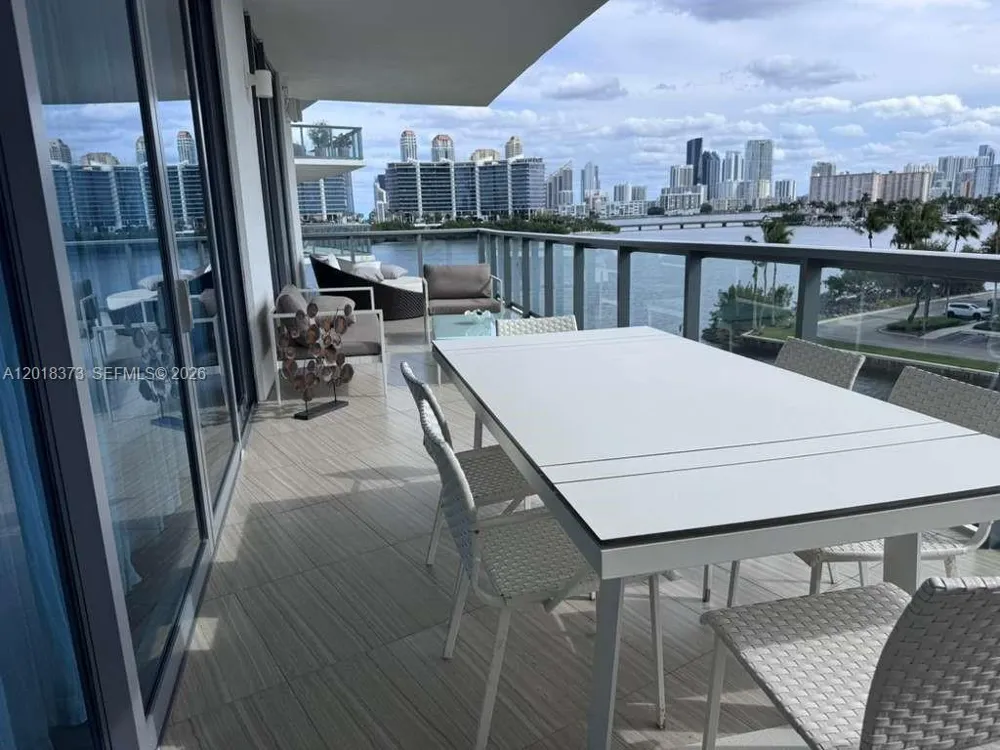 3250 NE 188th St #408 Aventura, FL 33180