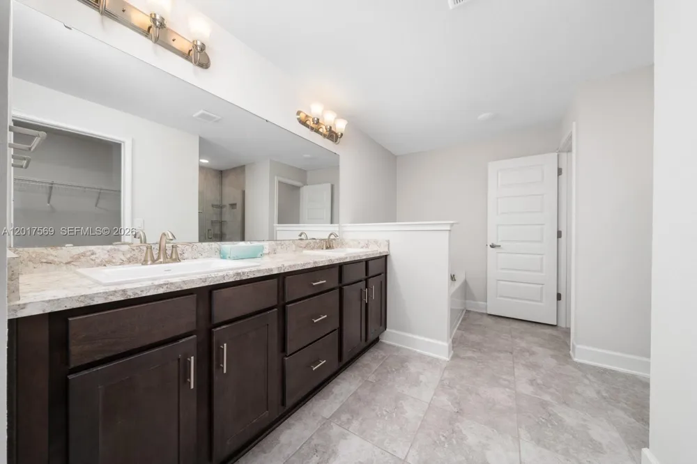 1053 Citrus Landings Blvd #1053 Davenport, FL 33837