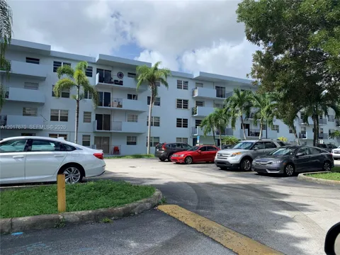 1221 SW 122nd Ave #207