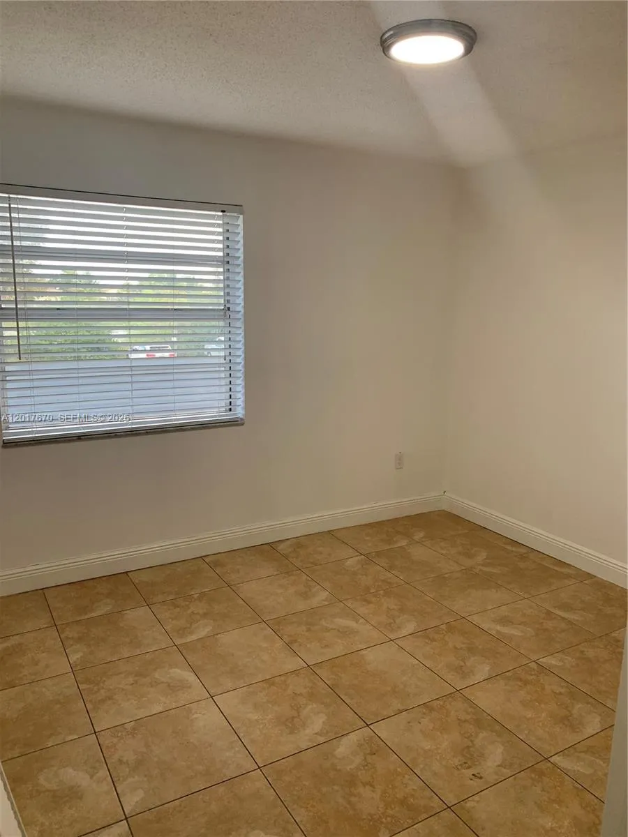 1221 SW 122nd Ave #207 Miami, FL 33184