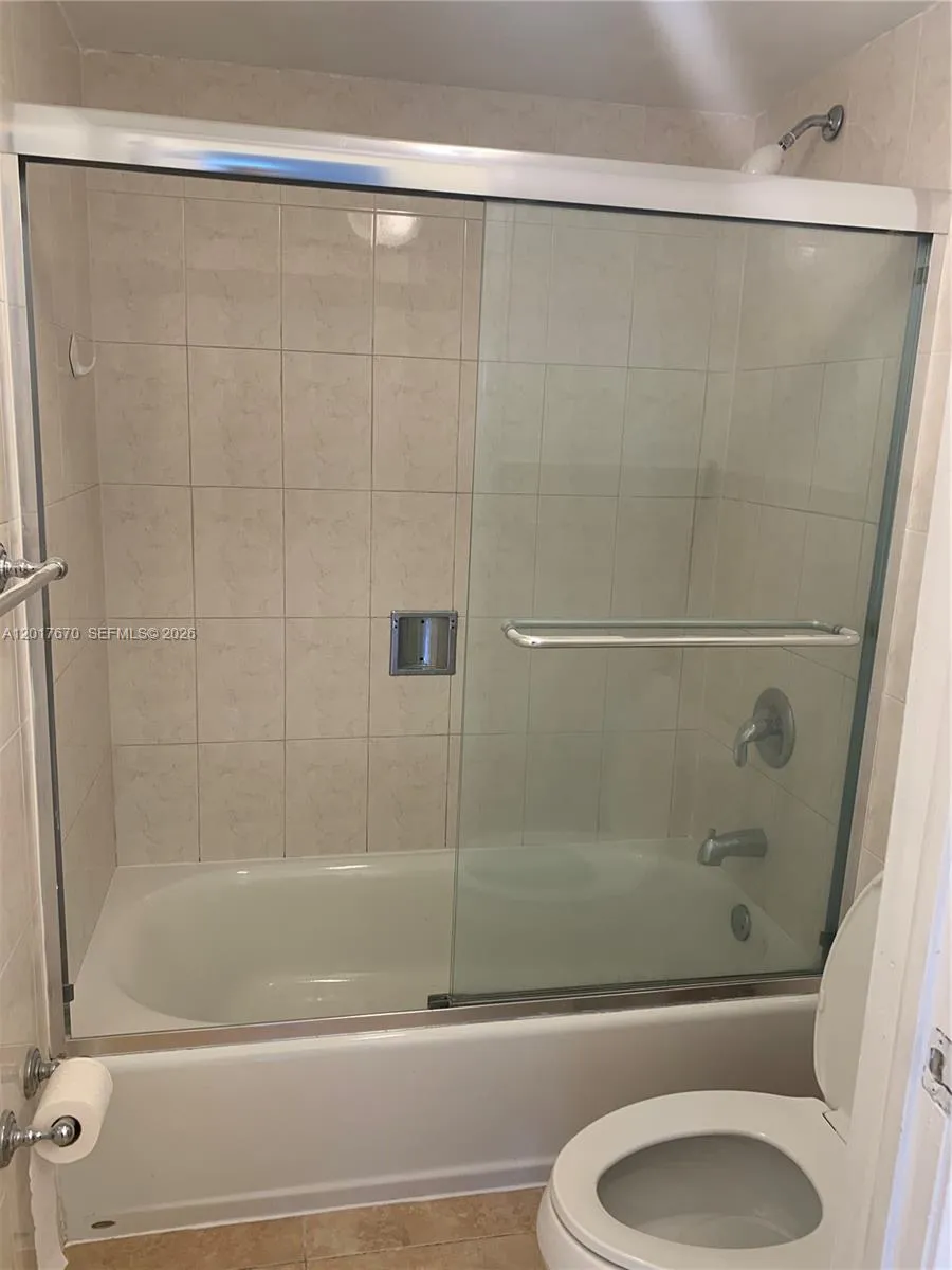 1221 SW 122nd Ave #207 Miami, FL 33184