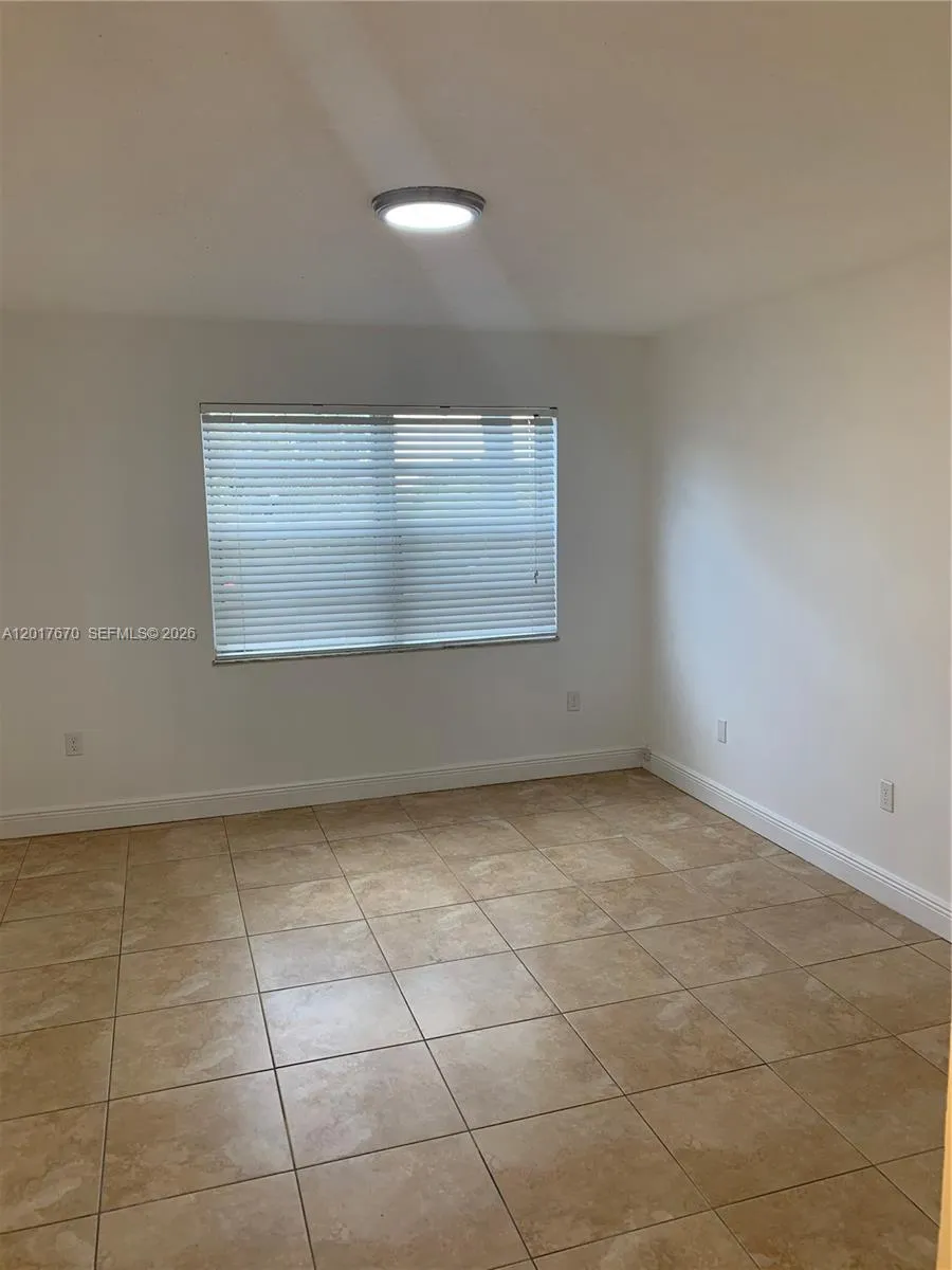 1221 SW 122nd Ave #207 Miami, FL 33184
