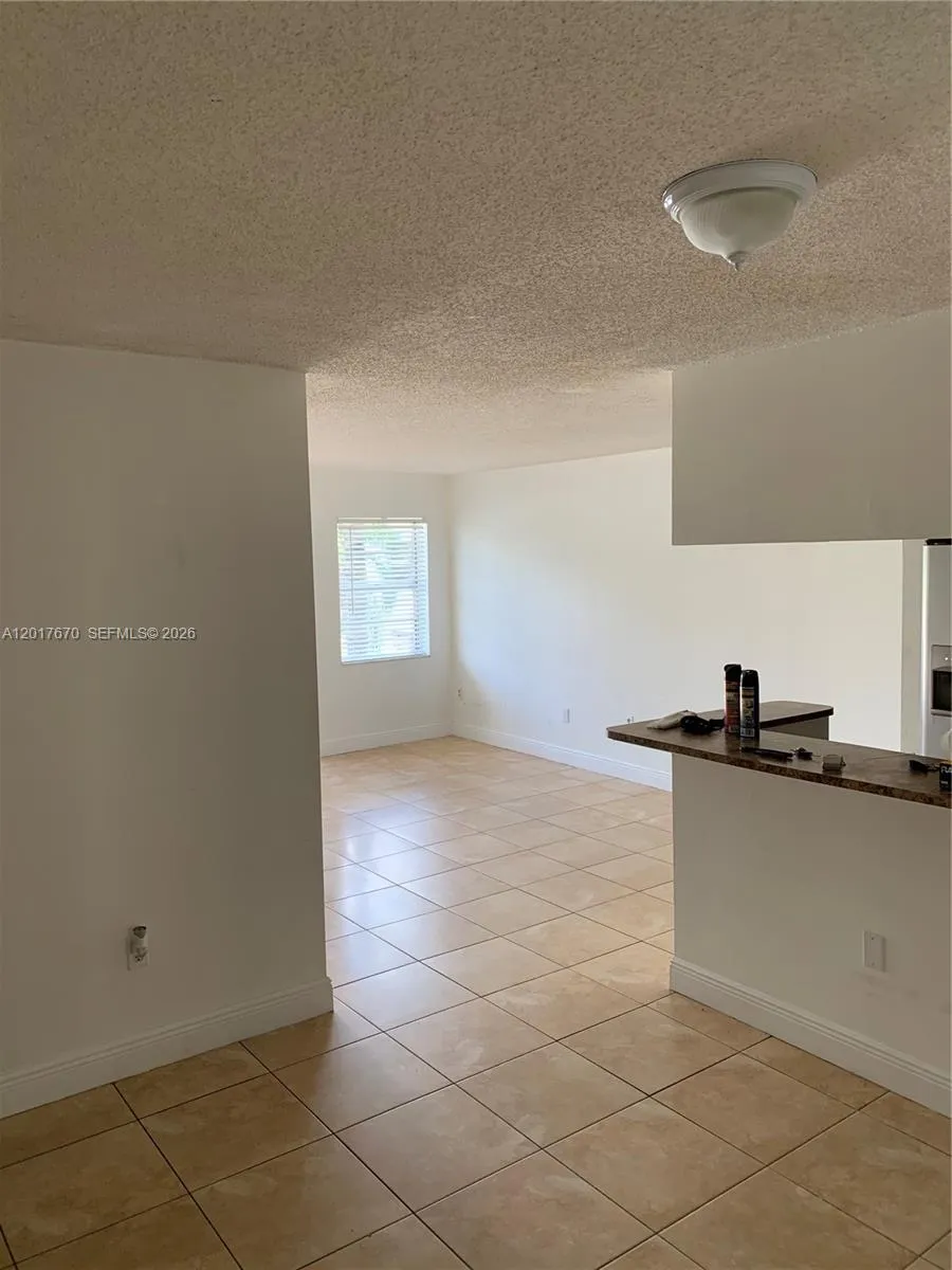 1221 SW 122nd Ave #207 Miami, FL 33184