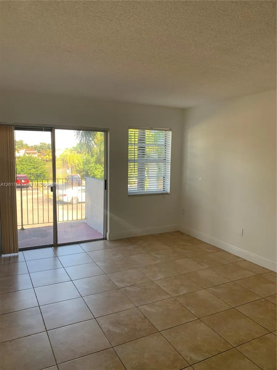 1221 SW 122nd Ave #207 Miami, FL 33184