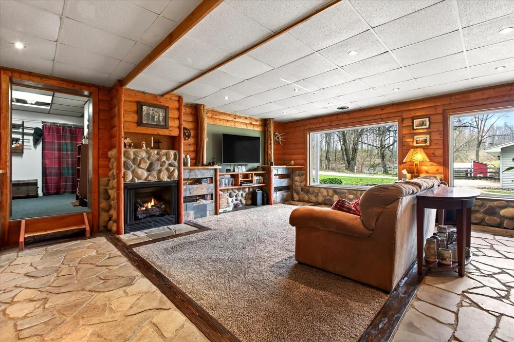 5901 Carmody Road Coloma Charter Township, MI 49038