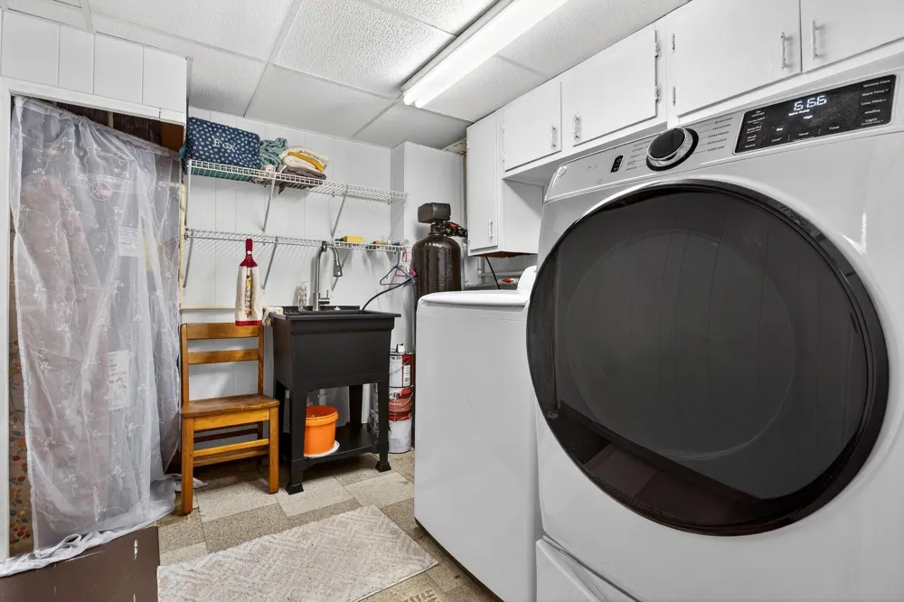 5901 Carmody Road Coloma Charter Township, MI 49038