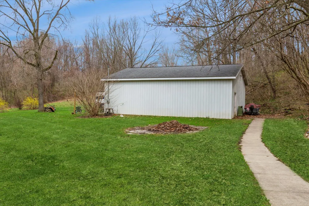 5901 Carmody Road Coloma Charter Township, MI 49038