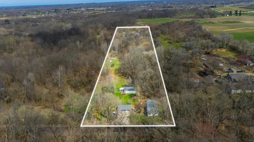 5901 Carmody Road Coloma Charter Township, MI 49038