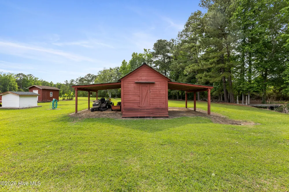 18791 Us Hwy 421 Willard, NC 28478