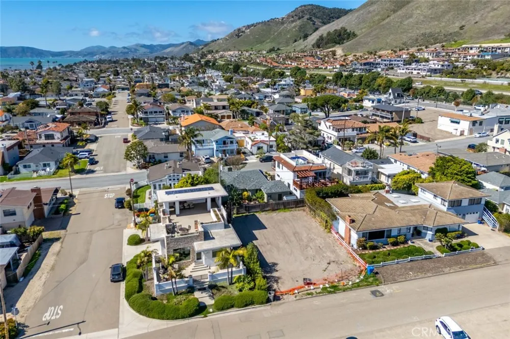 178 Cliff Avenue Pismo Beach, CA 93449
