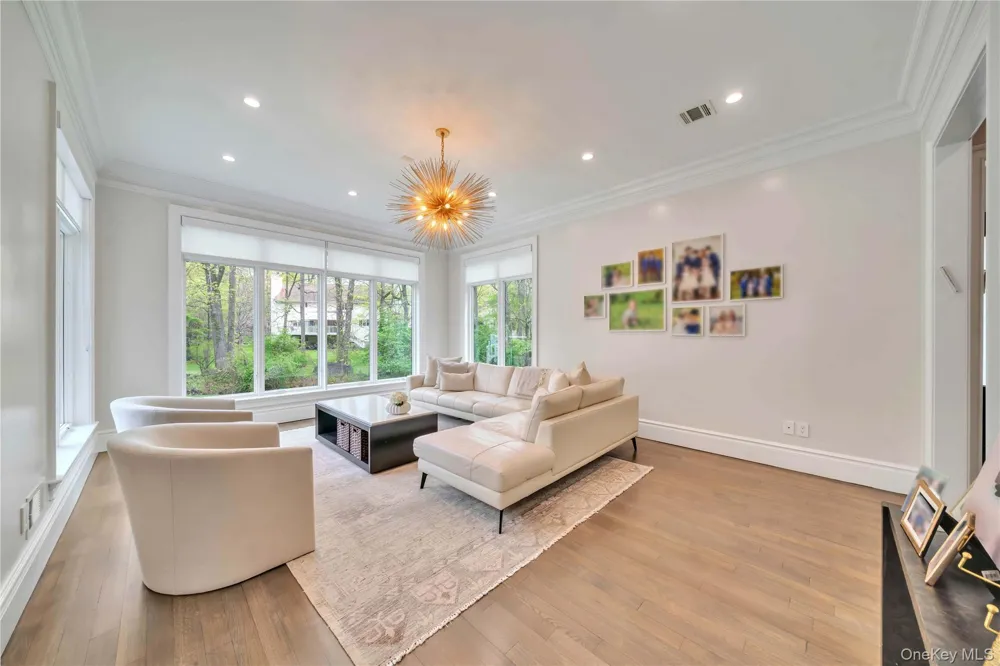 12 Dalewood Drive Suffern, NY 10901