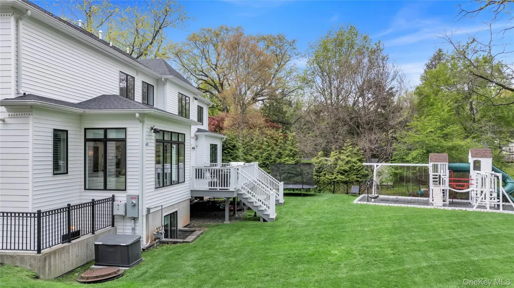12 Dalewood Drive Suffern, NY 10901