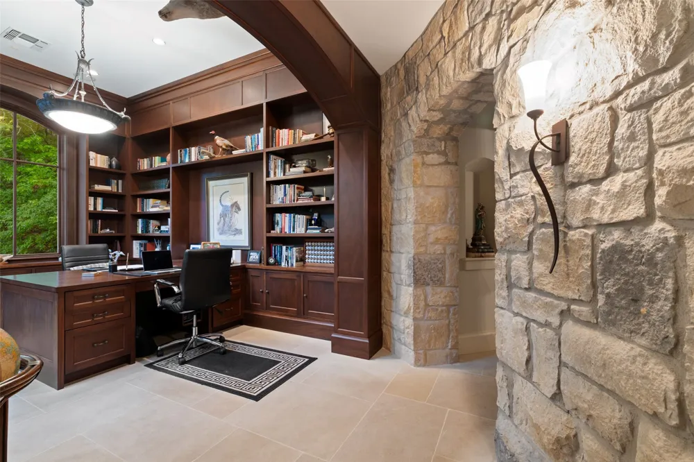 4625 Rockcliff Road Austin, TX 78746