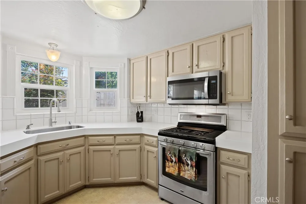 821 Victorian Park Chico, CA 95926