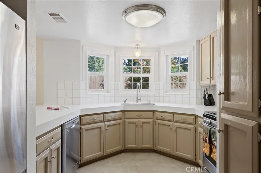 821 Victorian Park Chico, CA 95926