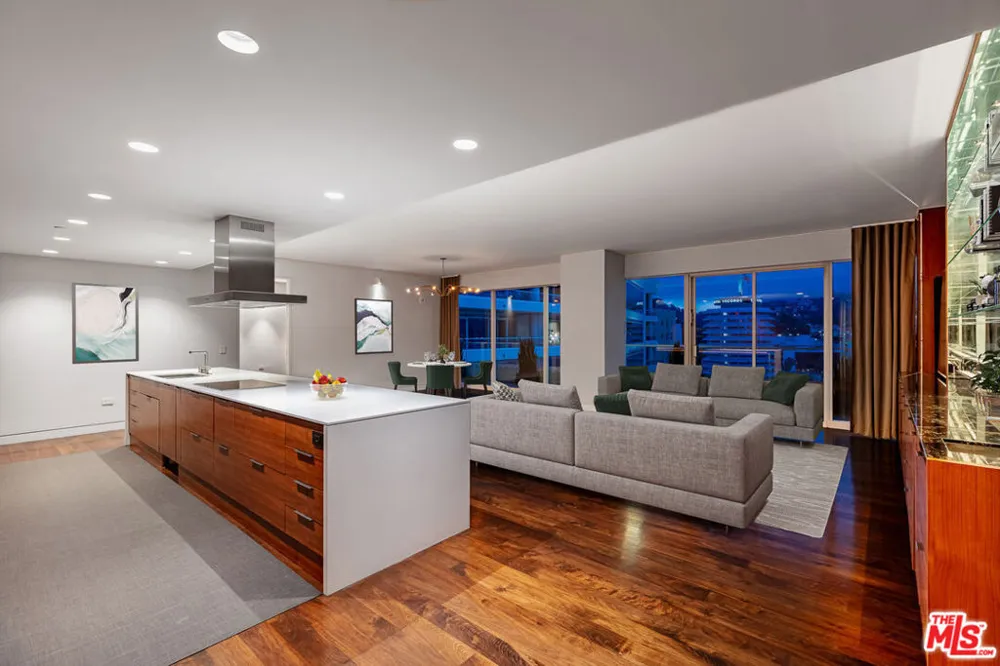 6250 Hollywood Boulevard #14D Los Angeles, CA 90028