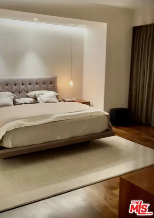 6250 Hollywood Boulevard #14D Los Angeles, CA 90028