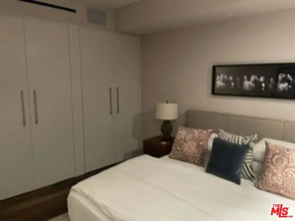 6250 Hollywood Boulevard #14D Los Angeles, CA 90028