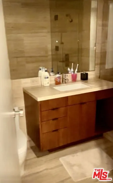6250 Hollywood Boulevard #14D Los Angeles, CA 90028