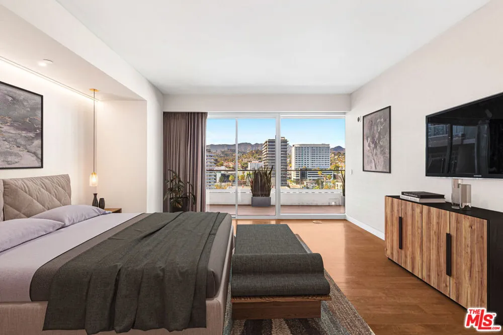 6250 Hollywood Boulevard #14D Los Angeles, CA 90028