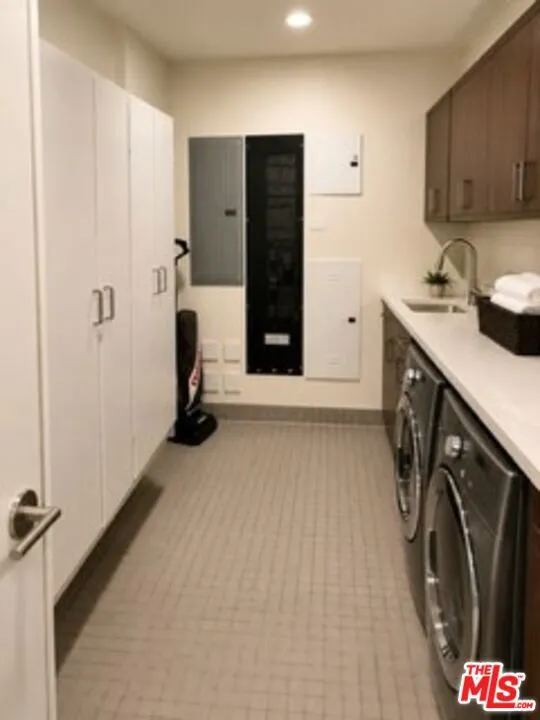 6250 Hollywood Boulevard #14D Los Angeles, CA 90028
