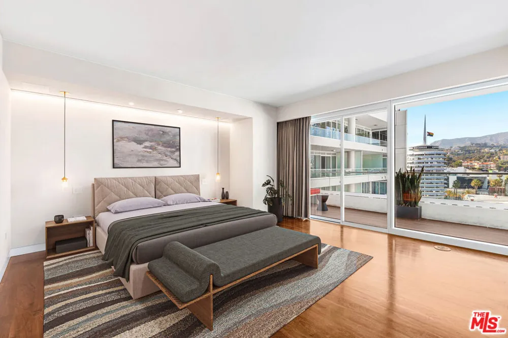 6250 Hollywood Boulevard #14D Los Angeles, CA 90028