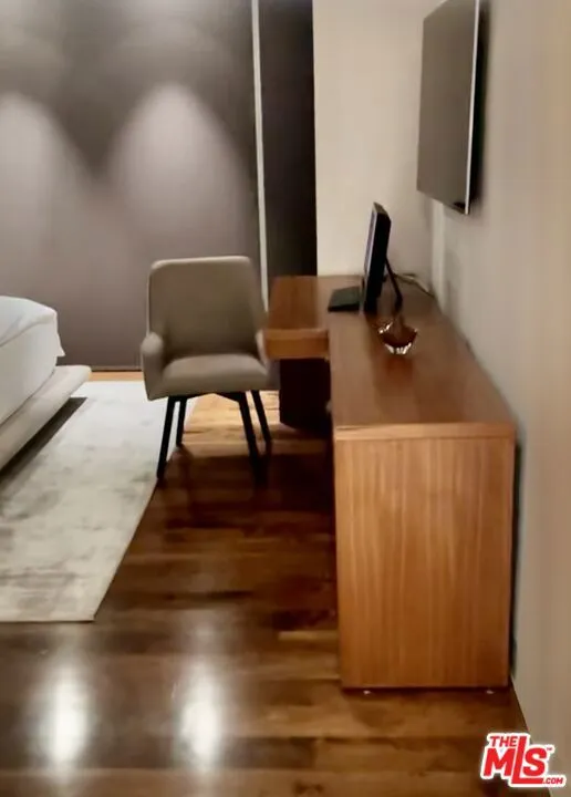 6250 Hollywood Boulevard #14D Los Angeles, CA 90028