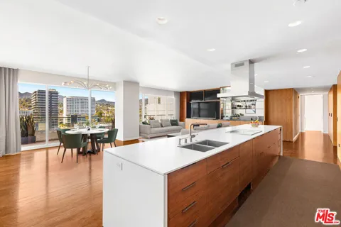 6250 Hollywood Boulevard #14D
